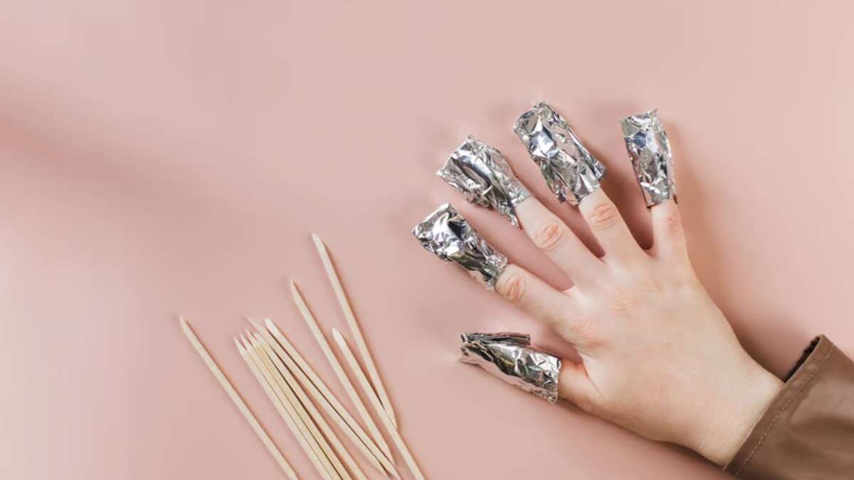 comment enlever du vernis semi permanent sans acétone ni ponceuse