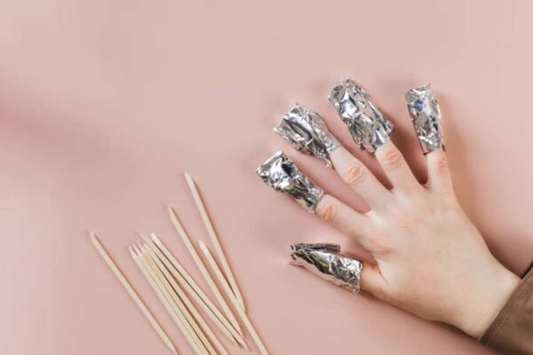 comment enlever du vernis semi permanent sans acétone ni ponceuse